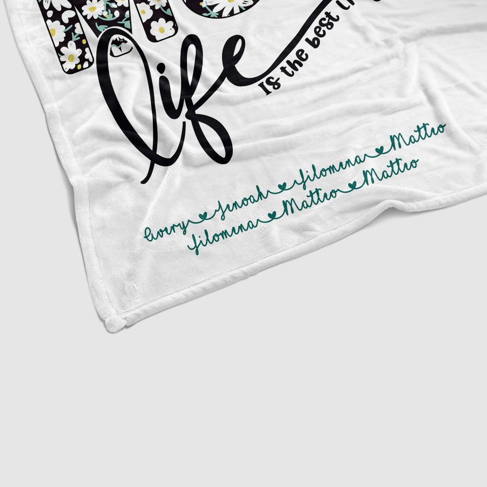Personalized Daisy Fleece Blankets with Your Nick & Kids' Names II